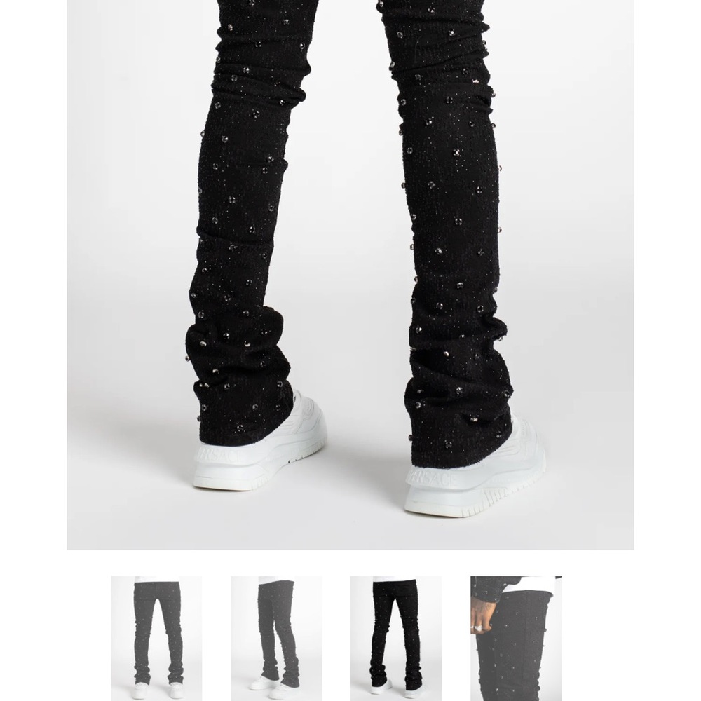 Black Skinny Jeans with Stretchy Fit and Tapered Leg